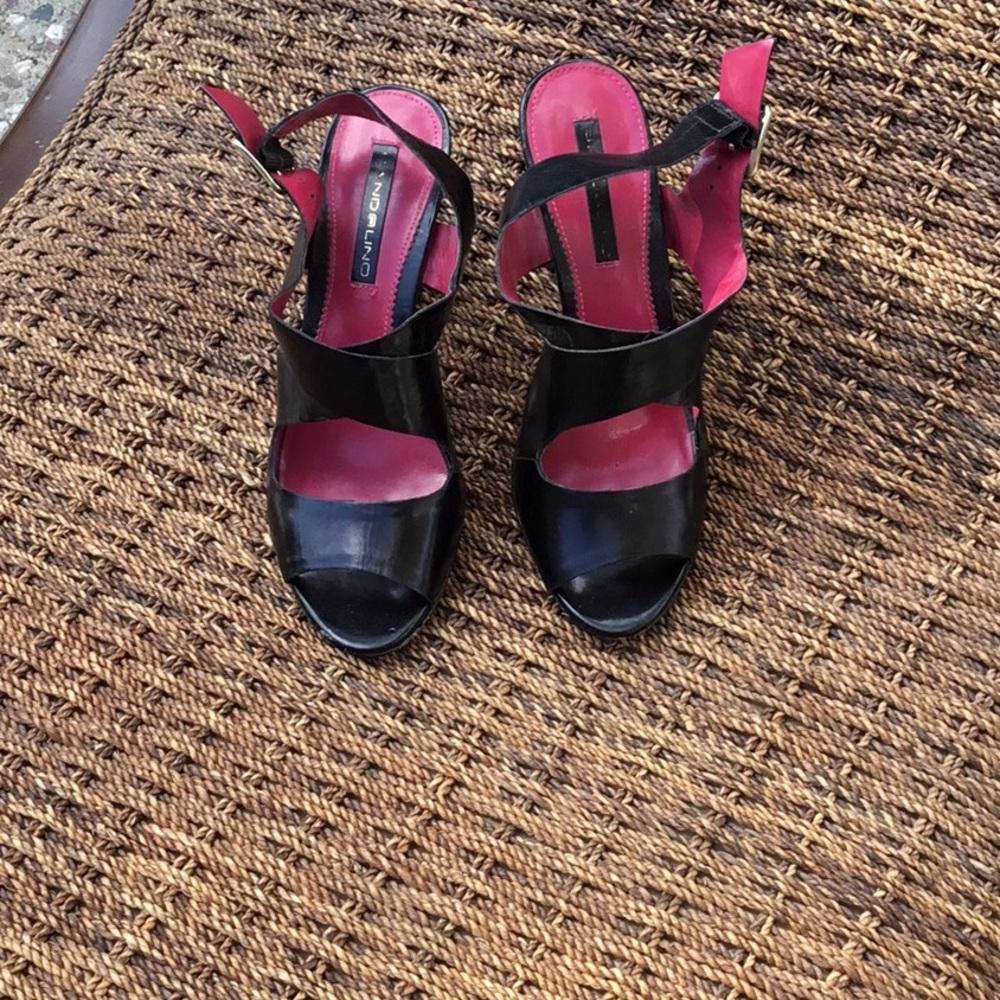 Size 7.5 Bandolino Black Pumps